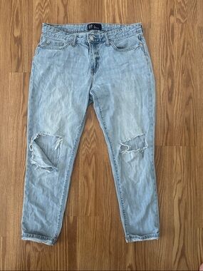 GAP Women's Light Wash Boyfriend Jeans with Knee Rips